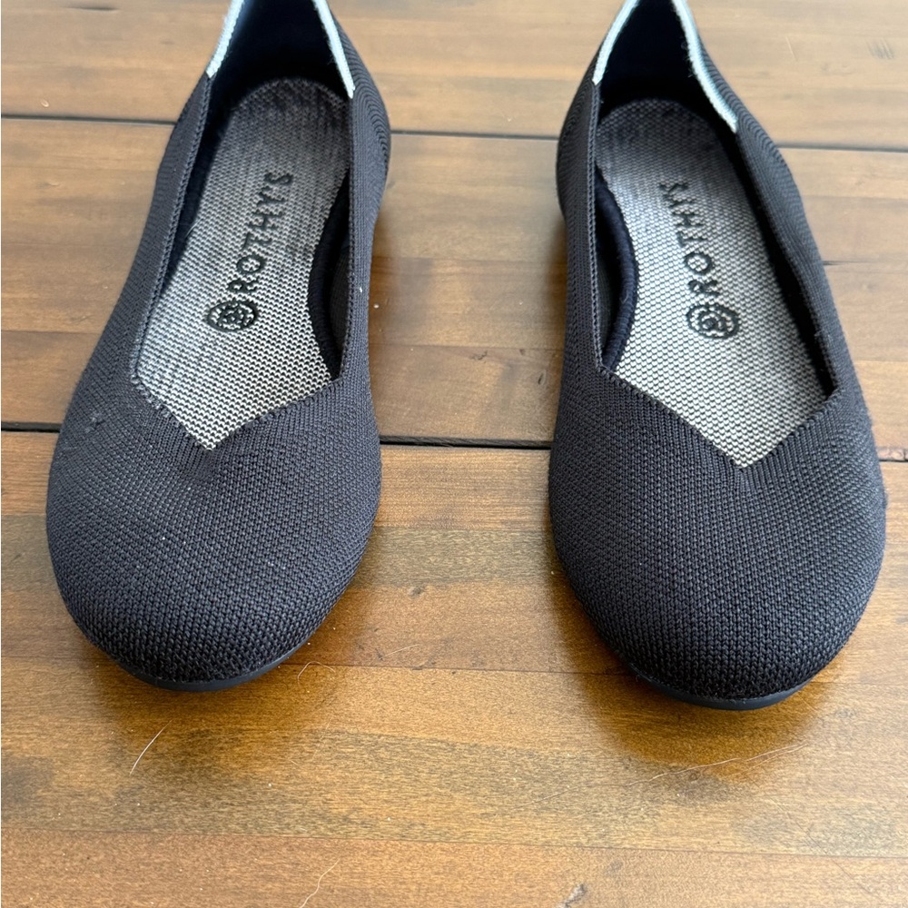 Rothy’s The Almond Flat • Black Solid w/ White Trim • Size 9